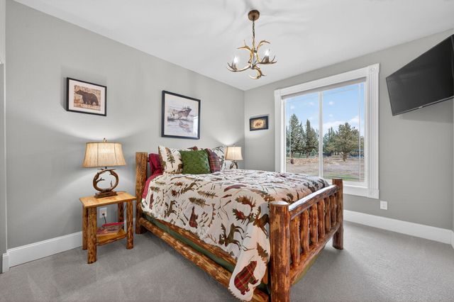 8081 SW Paious Drive, Culver, OR 97734