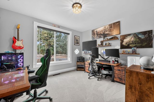 8081 SW Paious Drive, Culver, OR 97734