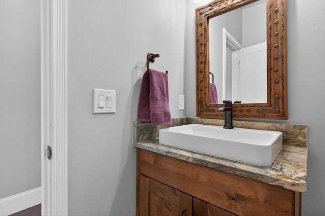 8081 SW Paious Drive, Culver, OR 97734