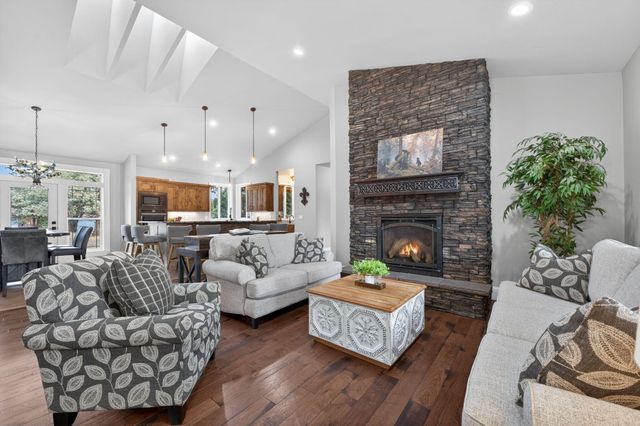 8081 SW Paious Drive, Culver, OR 97734