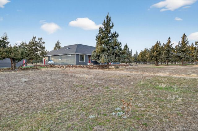 8081 SW Paious Drive, Culver, OR 97734