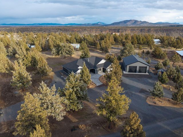 8081 SW Paious Drive, Culver, OR 97734