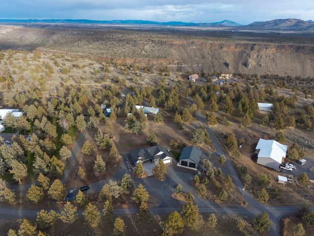 8081 SW Paious Drive, Culver, OR 97734