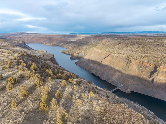 8081 SW Paious Drive, Culver, OR 97734