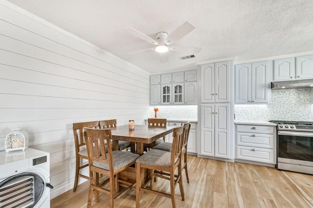 1126 Redfish Street, Bayou Vista, TX 77563