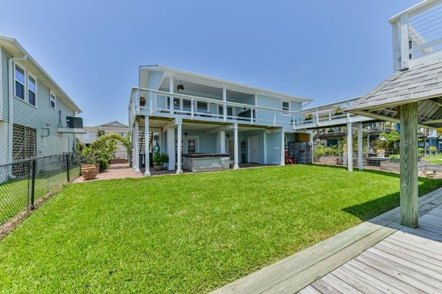 1126 Redfish Street, Bayou Vista, TX 77563