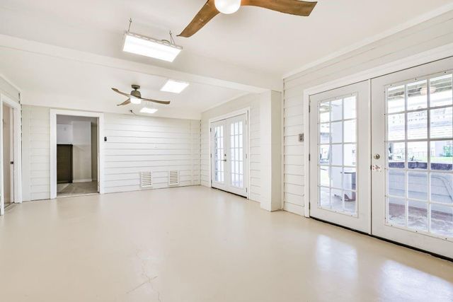 1126 Redfish Street, Bayou Vista, TX 77563