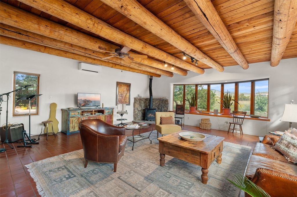 31 Calle Cantando, Santa Fe, NM 87508