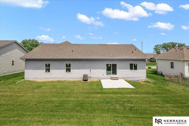 808 Grandview Drive, Louisville, NE 68037