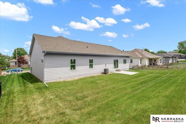808 Grandview Drive, Louisville, NE 68037