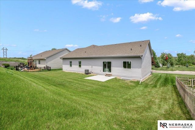 808 Grandview Drive, Louisville, NE 68037