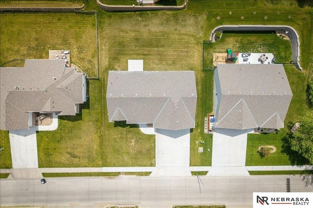 808 Grandview Drive, Louisville, NE 68037