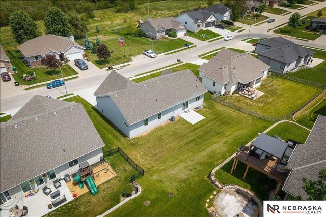 808 Grandview Drive, Louisville, NE 68037