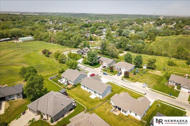 808 Grandview Drive, Louisville, NE 68037
