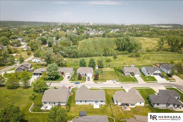 808 Grandview Drive, Louisville, NE 68037