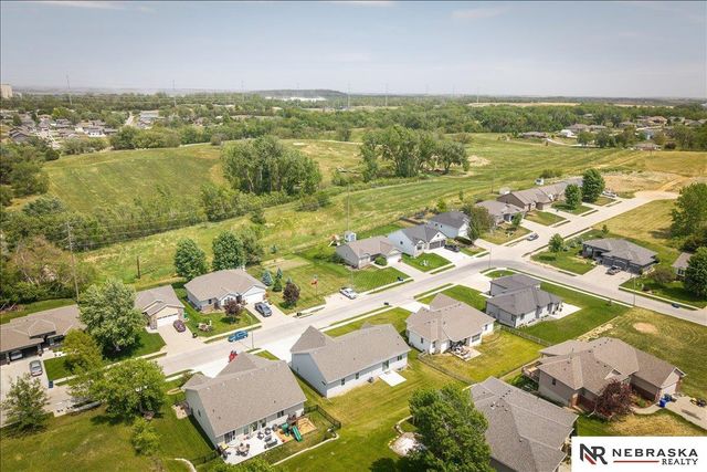 808 Grandview Drive, Louisville, NE 68037