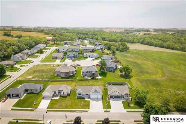 808 Grandview Drive, Louisville, NE 68037