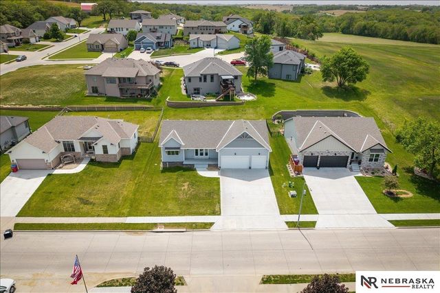 808 Grandview Drive, Louisville, NE 68037