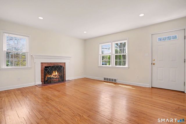 32 Crescent Drive, Easton, CT 06612