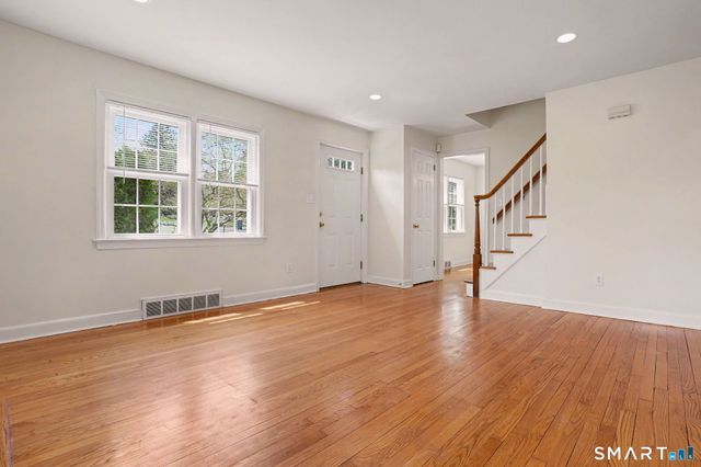 32 Crescent Drive, Easton, CT 06612