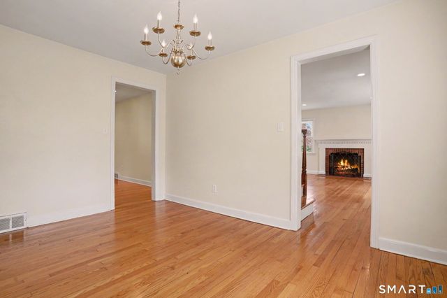 32 Crescent Drive, Easton, CT 06612