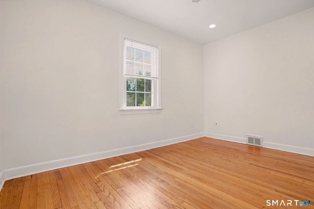 32 Crescent Drive, Easton, CT 06612