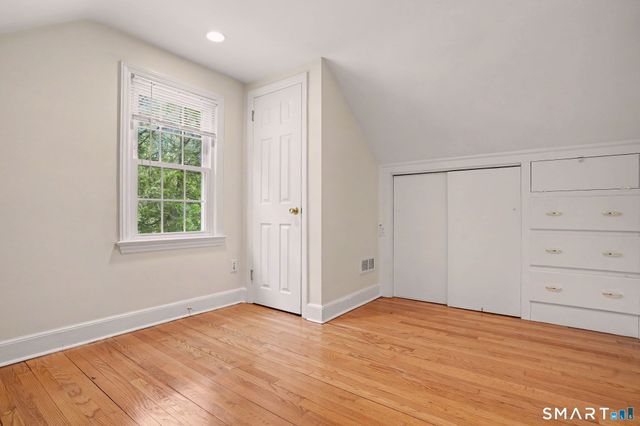 32 Crescent Drive, Easton, CT 06612