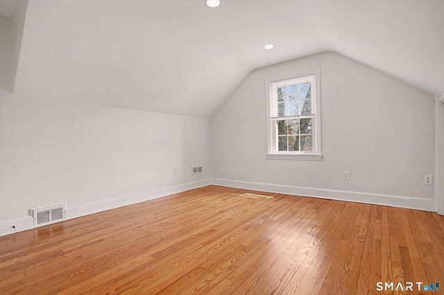 32 Crescent Drive, Easton, CT 06612