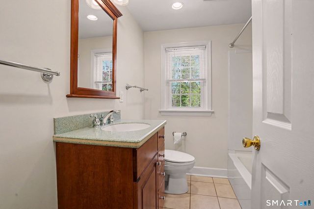 32 Crescent Drive, Easton, CT 06612