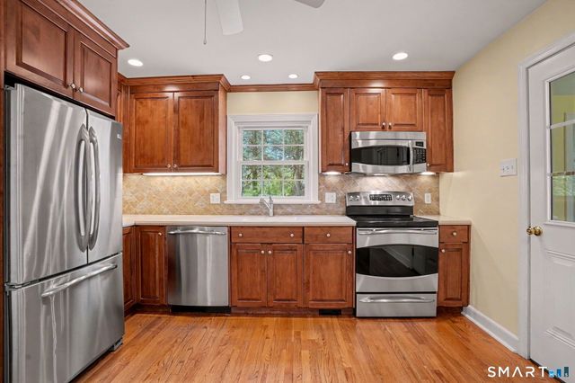 32 Crescent Drive, Easton, CT 06612