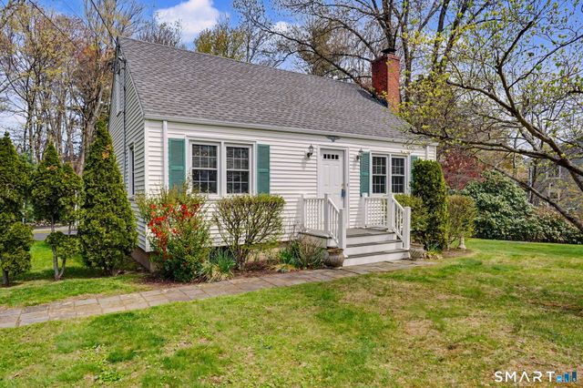 32 Crescent Drive, Easton, CT 06612