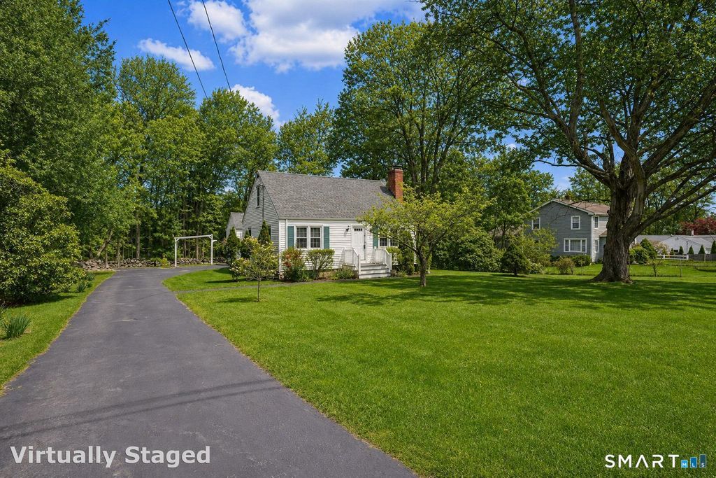 32 Crescent Drive, Easton, CT 06612