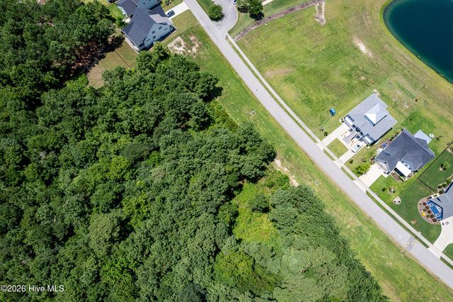 324 Spicer Lake Drive, Holly Ridge, NC 28445
