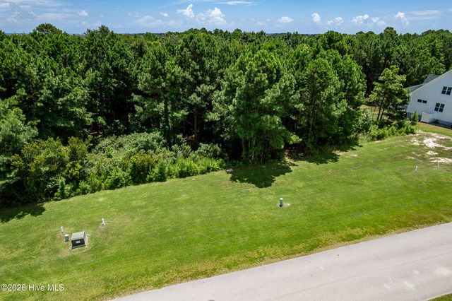 324 Spicer Lake Drive, Holly Ridge, NC 28445