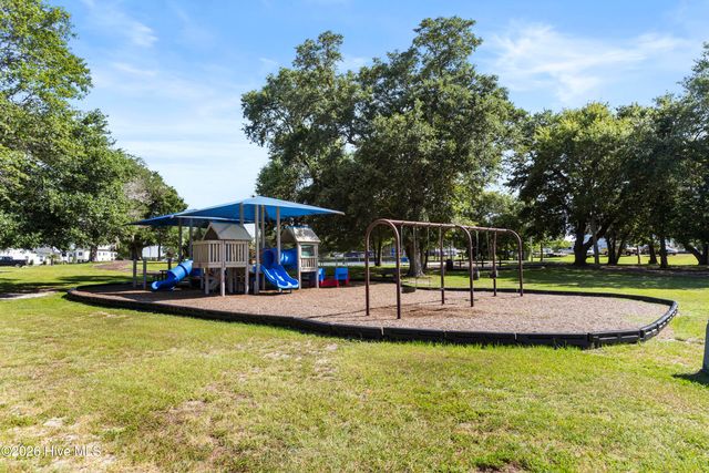 324 Spicer Lake Drive, Holly Ridge, NC 28445
