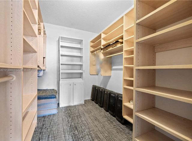 900 Bay Dr 624-622-620, Miami Beach, FL 33141