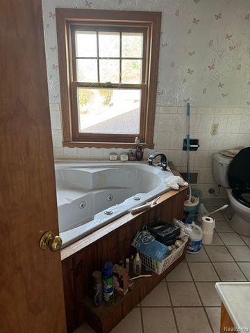1684 Baldwin Avenue, Pontiac, MI 48340