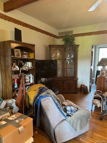 1684 Baldwin Avenue, Pontiac, MI 48340