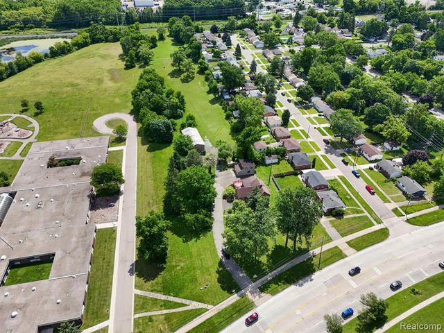 1684 Baldwin Avenue, Pontiac, MI 48340