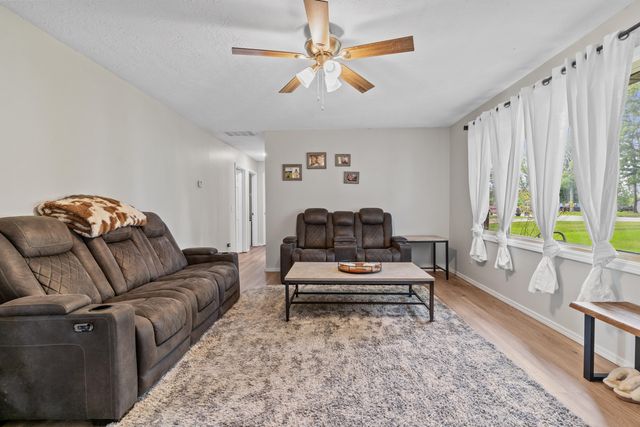 6946 W Lone Oak Street, Springfield, MO 65803