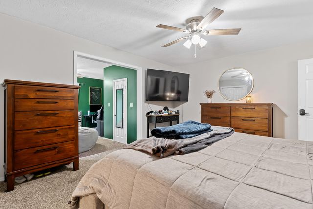 6946 W Lone Oak Street, Springfield, MO 65803