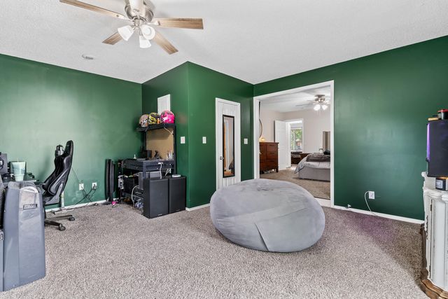 6946 W Lone Oak Street, Springfield, MO 65803