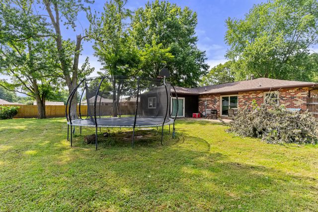 6946 W Lone Oak Street, Springfield, MO 65803