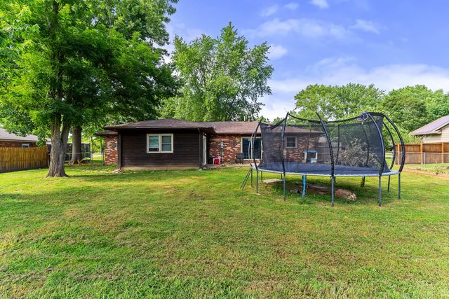 6946 W Lone Oak Street, Springfield, MO 65803