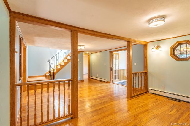 8275 Skunk Lane, Cutchogue, NY 11935