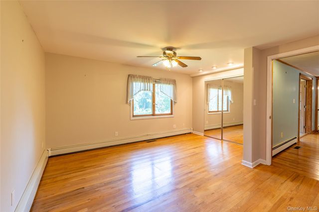8275 Skunk Lane, Cutchogue, NY 11935