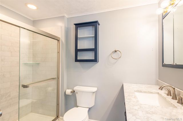 8275 Skunk Lane, Cutchogue, NY 11935