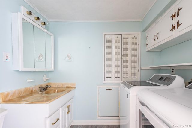 8275 Skunk Lane, Cutchogue, NY 11935