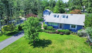 8275 Skunk Lane, Cutchogue, NY 11935