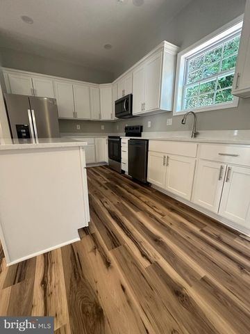 8012 RUGBY, Manassas Park, VA 20111